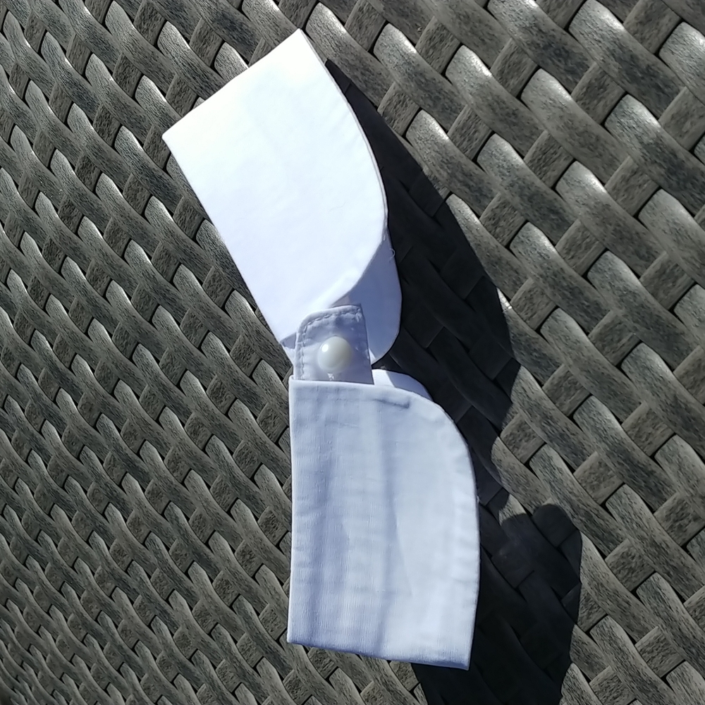 Collar. Costume.